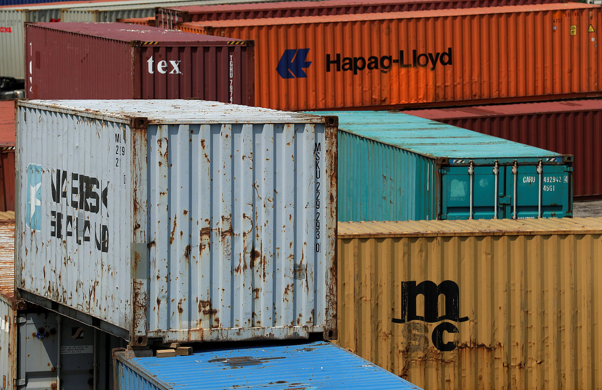 尽量简洁According to the consignees message the cargo from the subject container was already destroyed in January this year However the consignee did not inform us at that time The consignee claimed