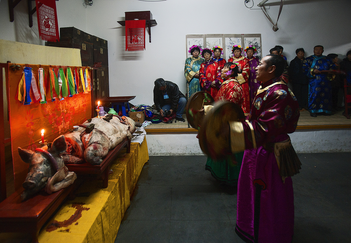 ***_***2011年1月13日,牡丹江小依兰岗村,满族祭祖,查玛跳神唱曲 (4)