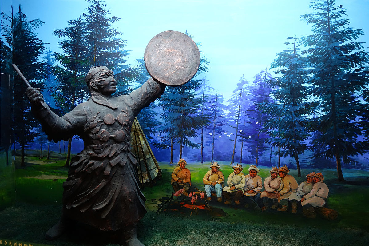 1论文主题为生活中的经济学内容为分析经济学的具体原理在生活中的应用文章结构类似于首先其次每段200字左右