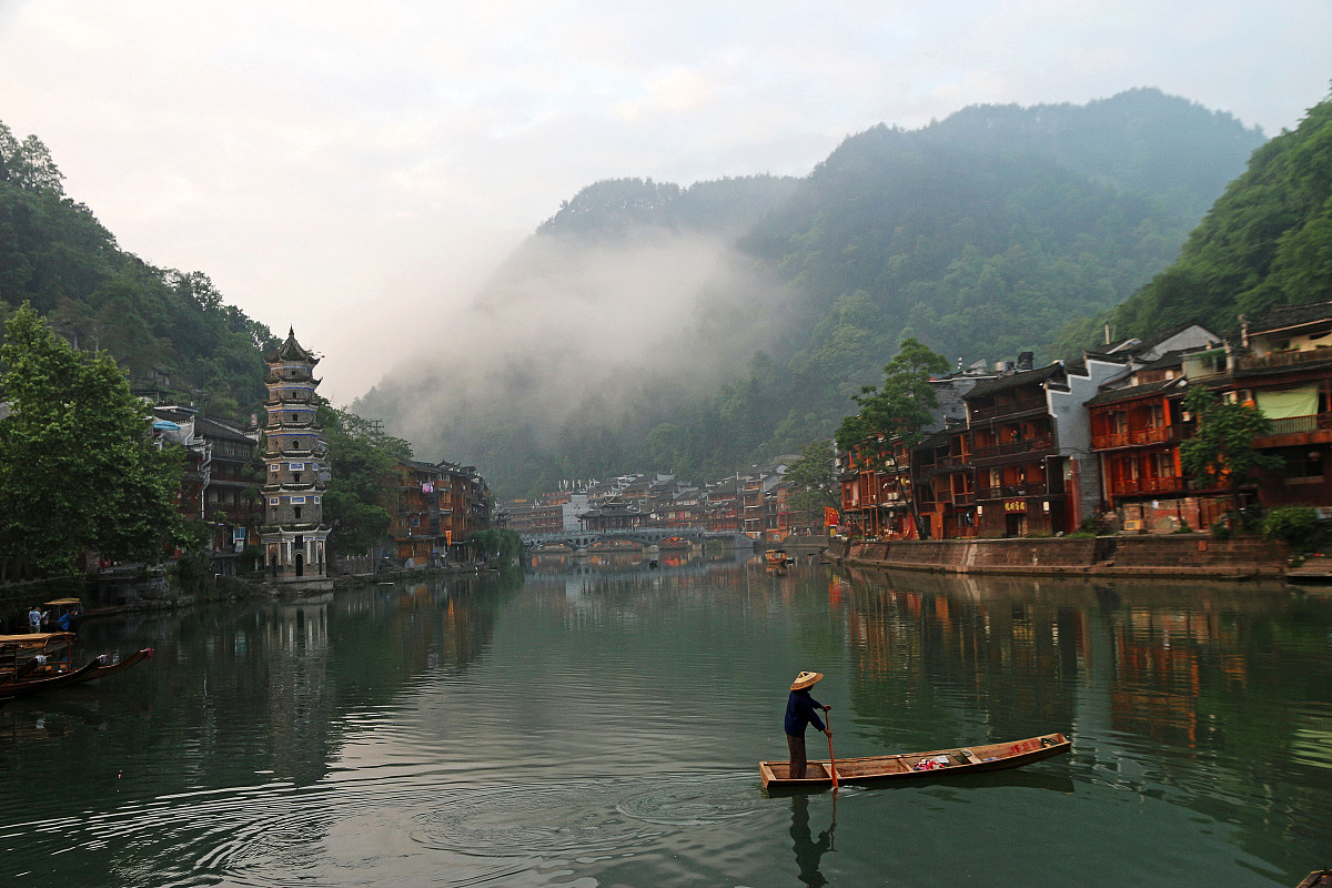 湘西旅游学校地址：湖南省湘西州 - 专业旅游人才培养基地