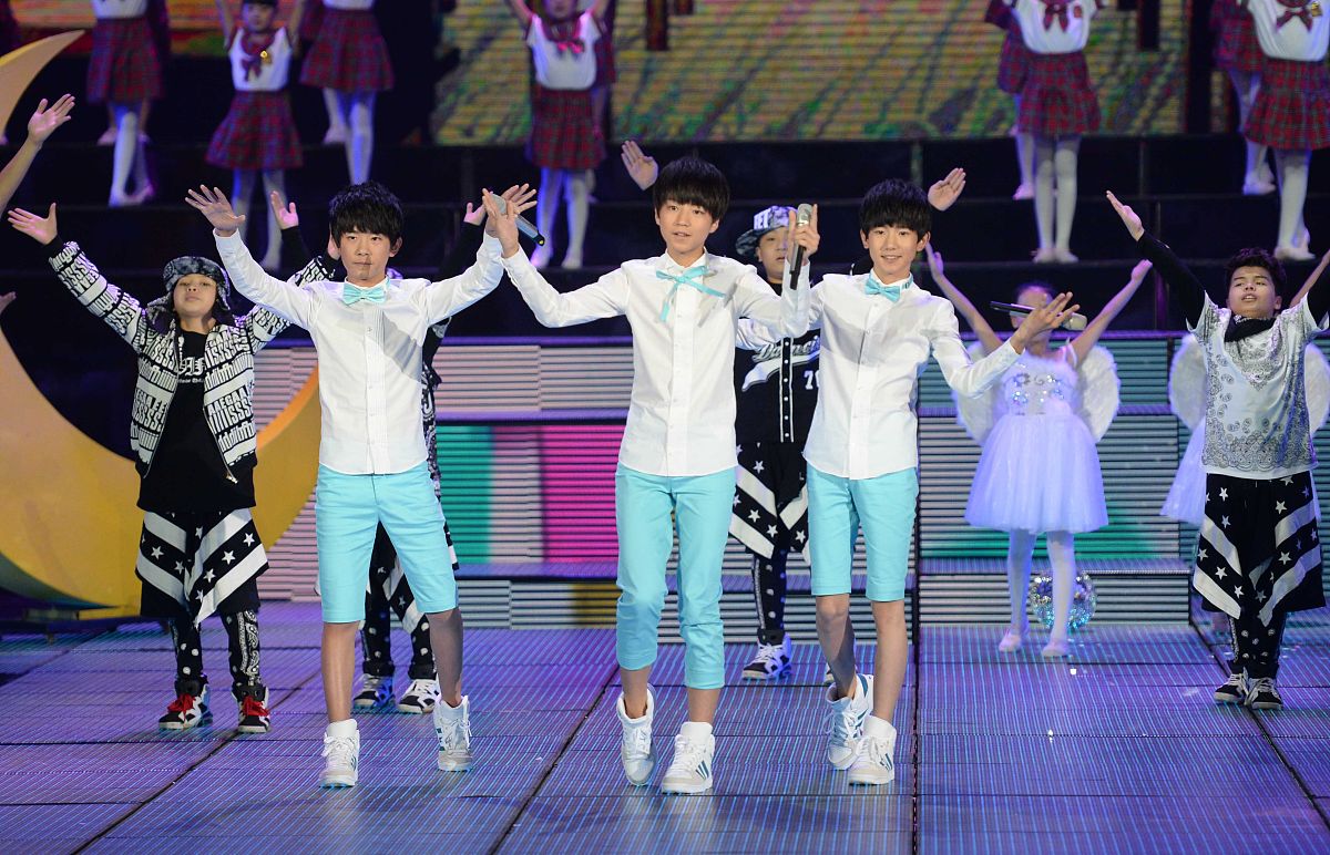 杨若天为什么主持时代少年团回答加拓展。