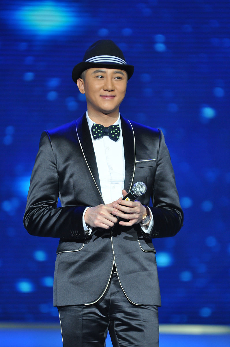 以下闽南话的治咧创治是什么意思？有听别人治咧讲起你的生活过着并不如意虽然咱已经来分开对你也是会来关心漂泊的男儿多情的玟瑰为何受面命运来创治