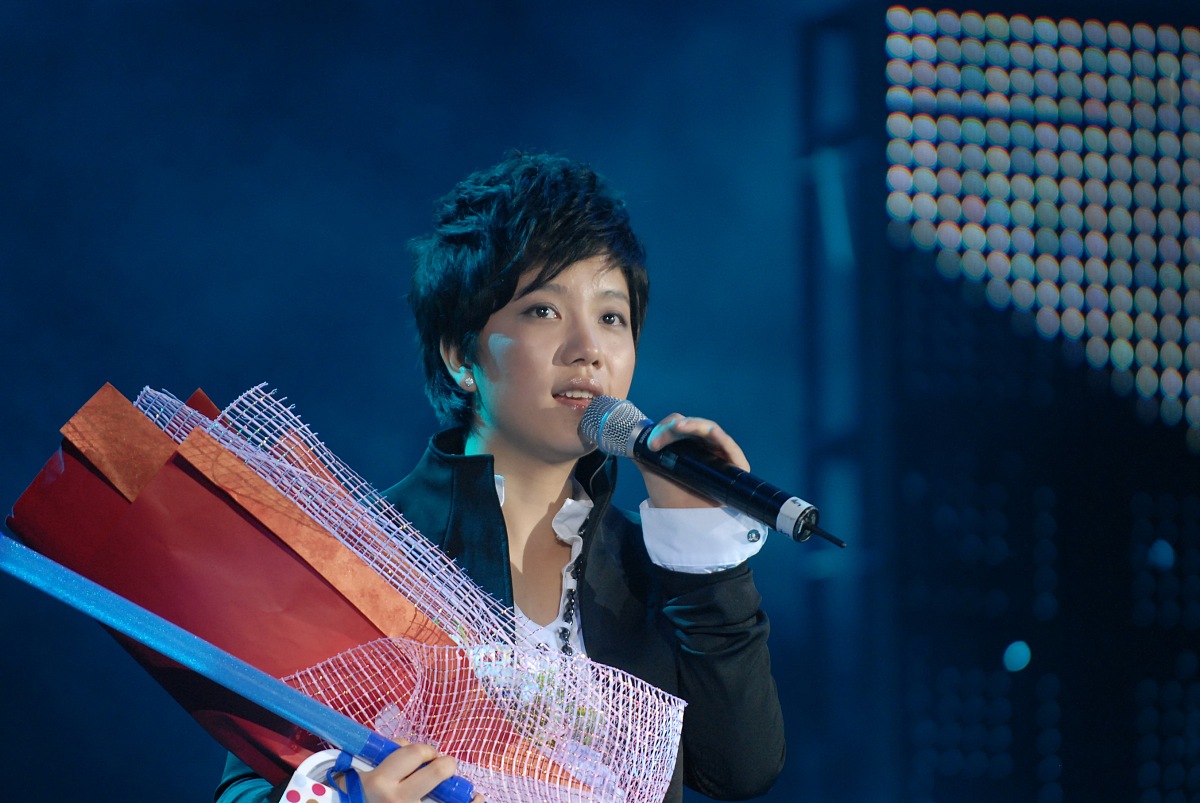 2009年12月19日,广州,快乐女生前十名在广州举行演唱会.***_***李霄云