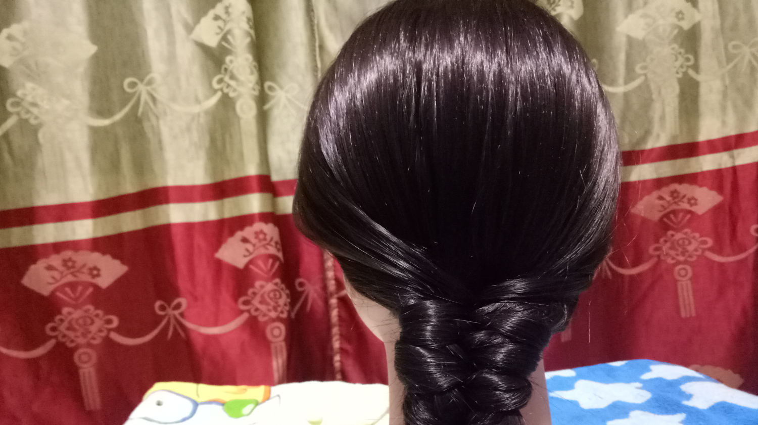 2018编发就选美人鱼低马尾,简单易上手,怎么看都像18岁少女