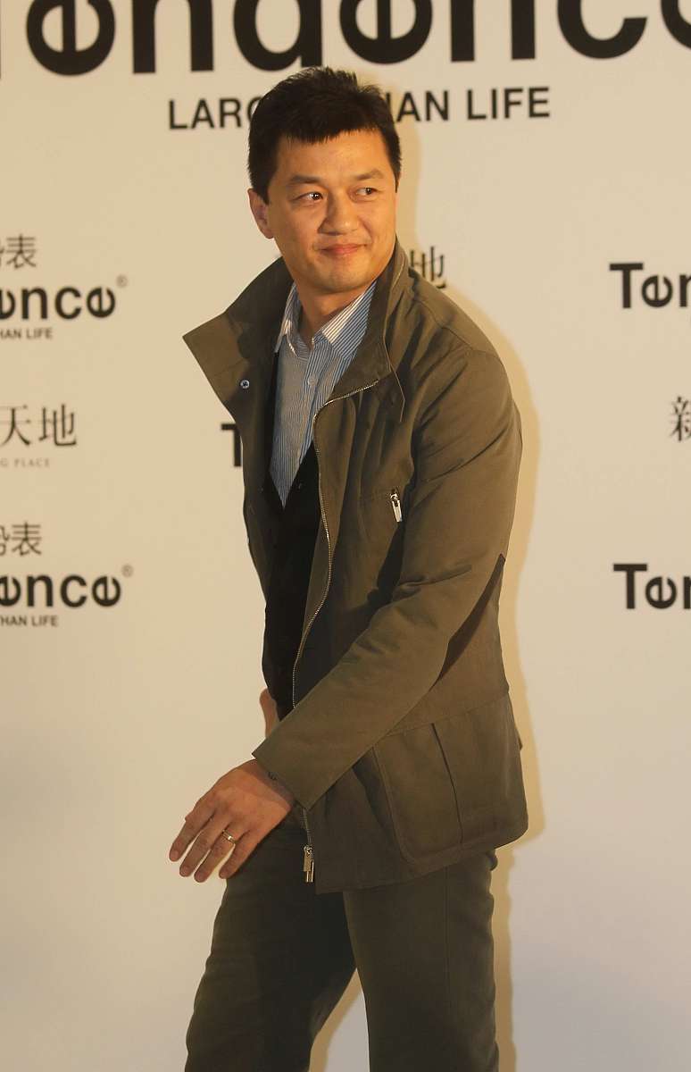 2011年11月3日,北京,明星代理的某著名腕表品牌在北京开店.***_***李