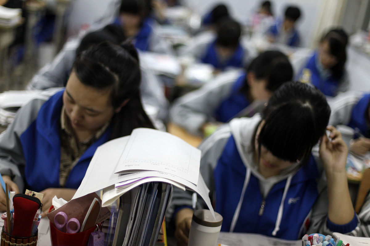 男生初中毕业学什么好