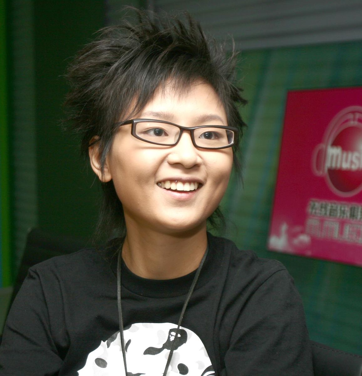 2006年9月9日,北京,周笔畅录制m-music音乐现场后台花絮.+++_+++周笔