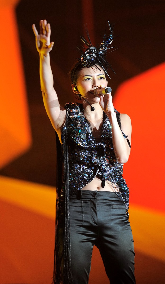 2010年8月28日,北京,孙燕姿《答案是》北京演唱会在首都体育馆举行.  