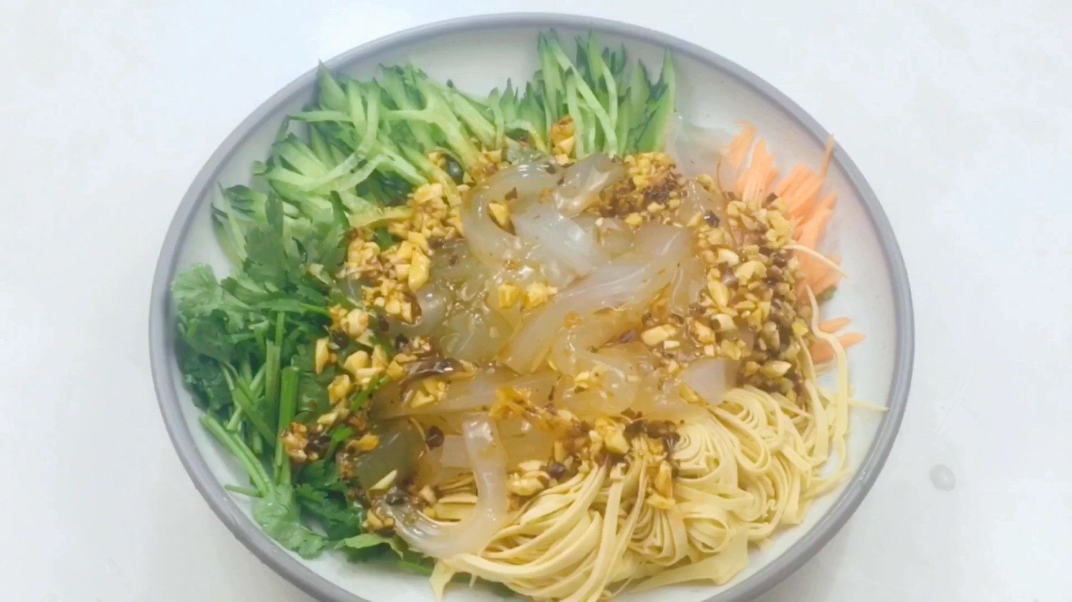 东北家常凉菜,酸酸甜甜,自己吃了一盘