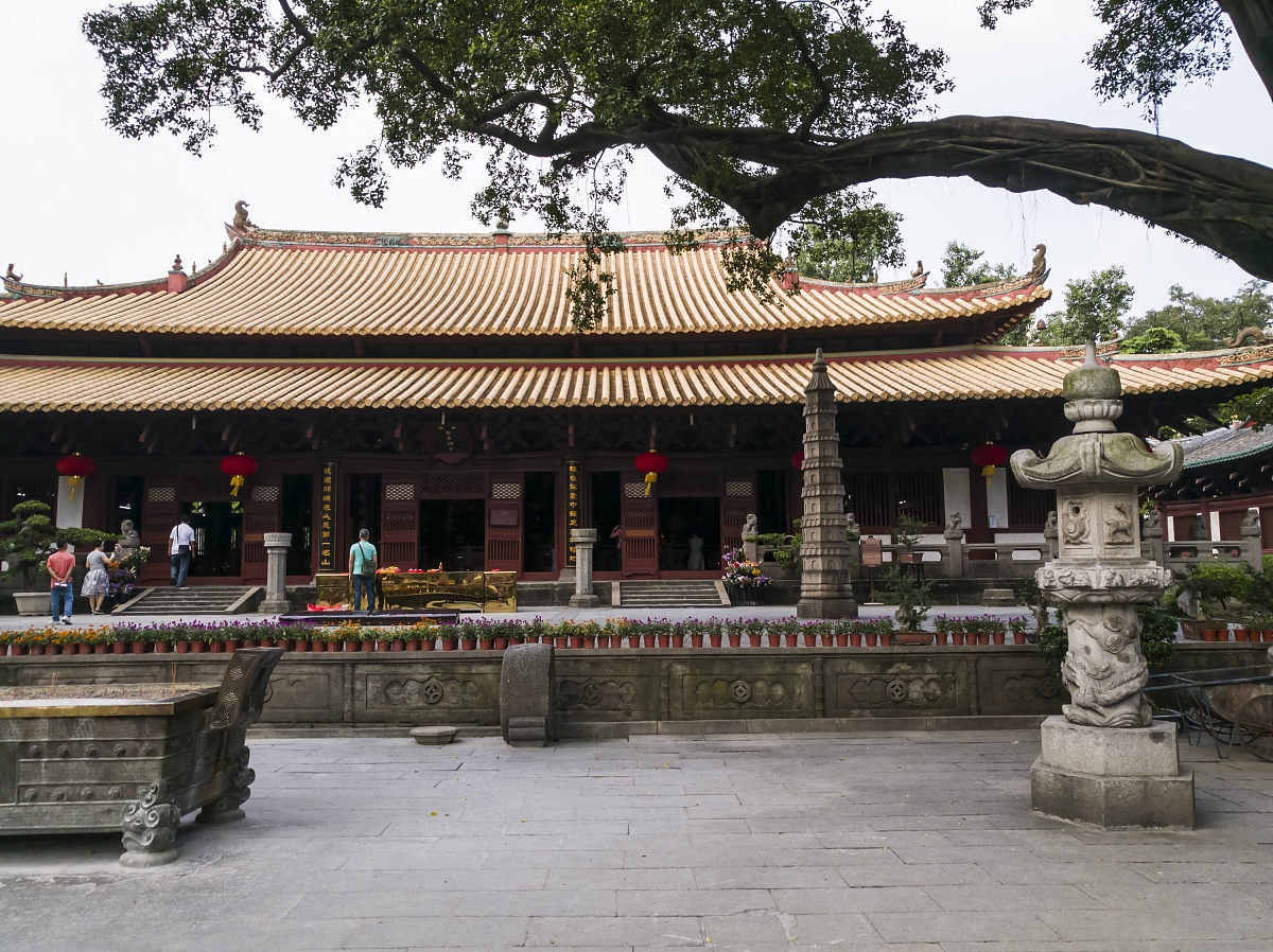 极乐三圣佛：净土宗的三位主要佛祖