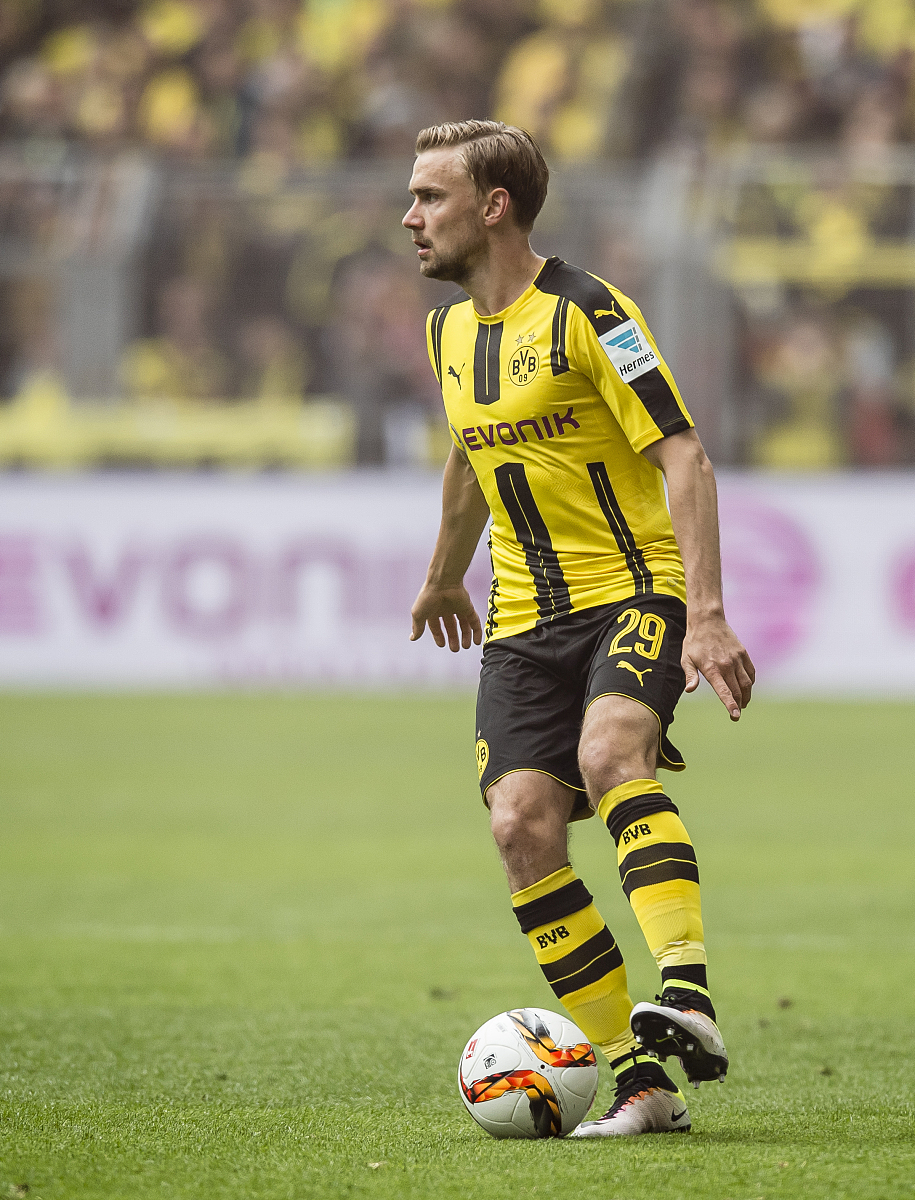 多特蒙德和科隆：城市关系及 Mastercam2021 编程卡死问题