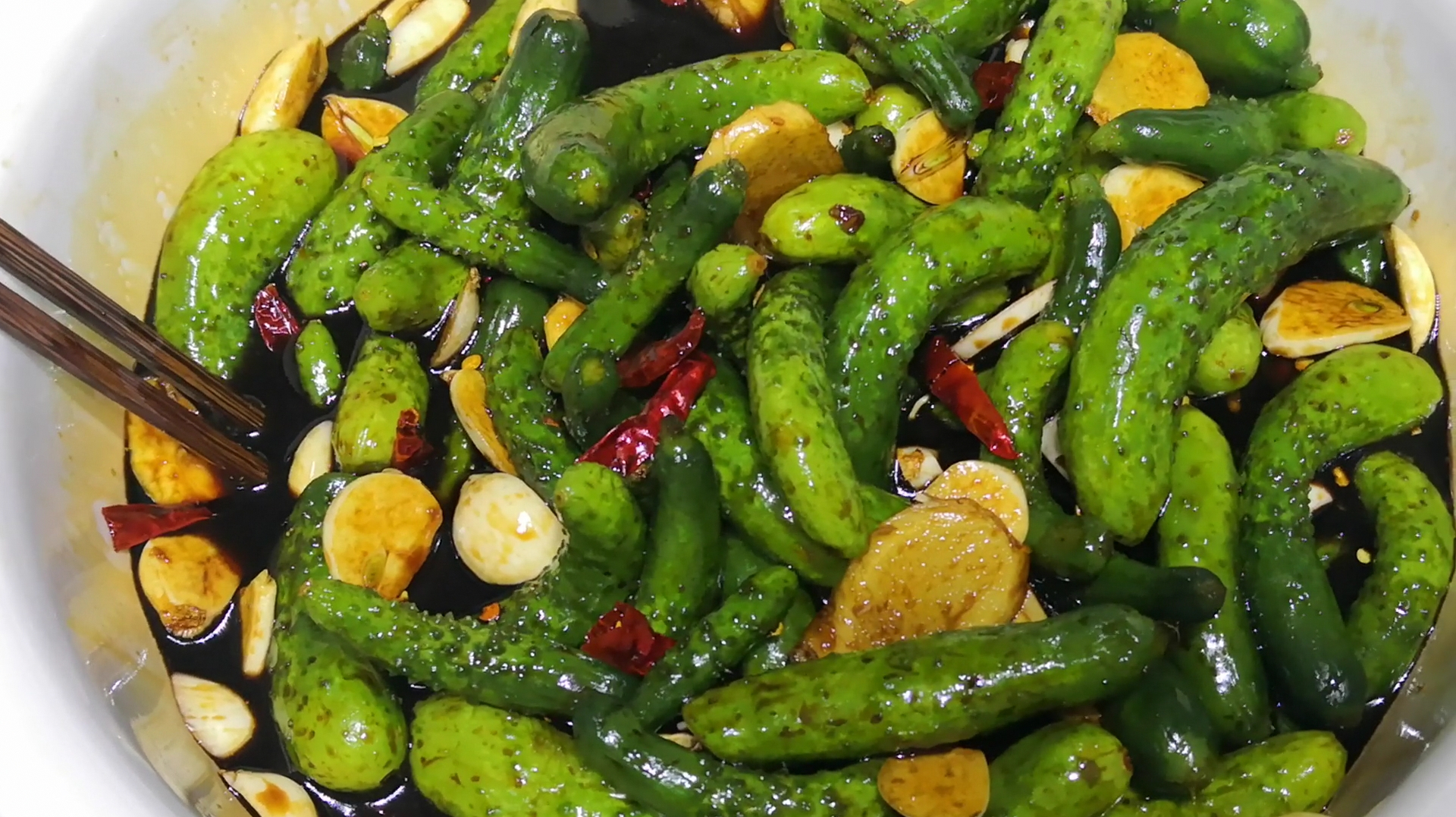 腌黄瓜好吃有诀窍,学会这样做,特别开胃又下饭,做法还简单