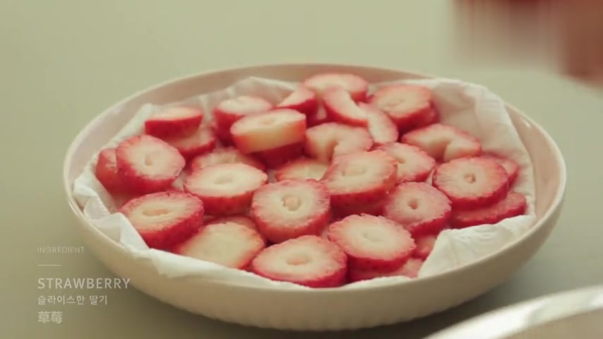 美味烘焙 制作草莓蛋糕 Strawberry Cake 中文字幕