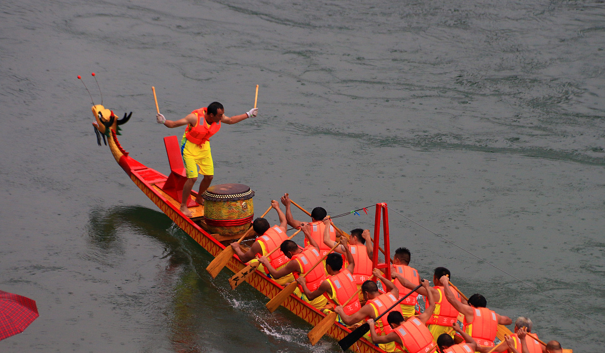 出一篇乡镇人民政府关于端午节安全生产方案的文件