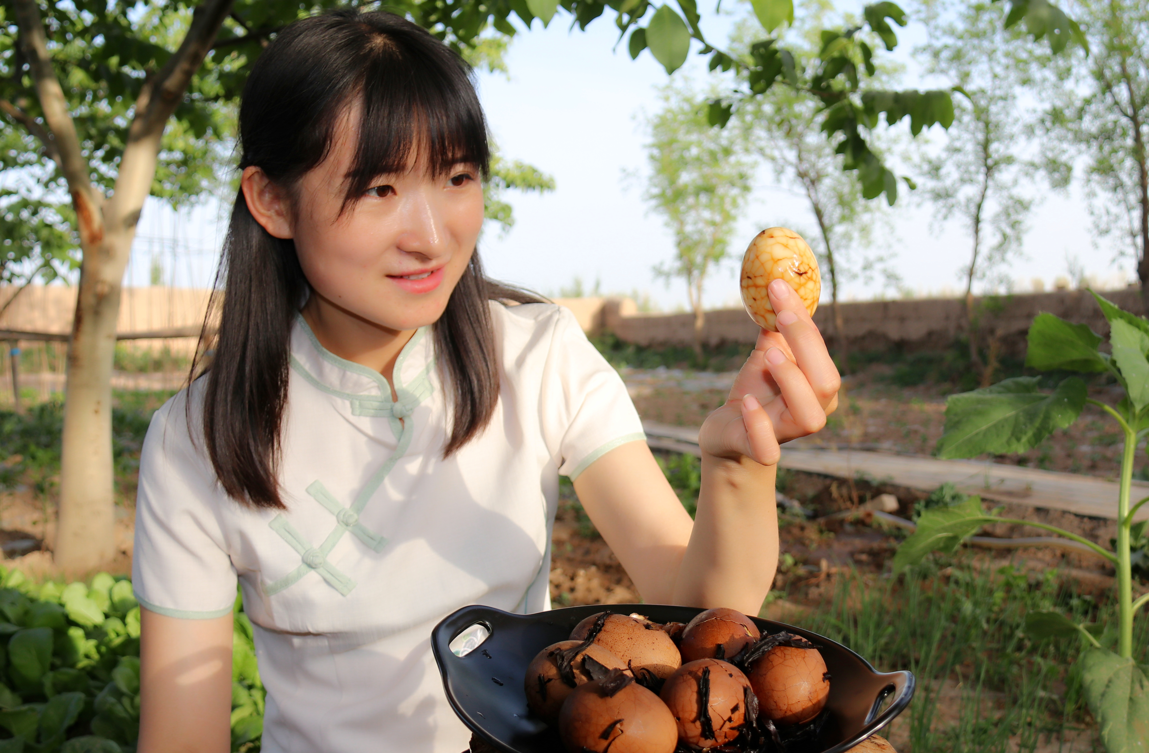 茶叶蛋这么做最好吃,姑娘一次煮7个,从来没有把鸡蛋吃得这么香