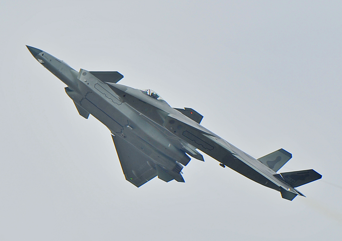 主动姿态稳定系统包括哪几种形式？工作方式是什么？