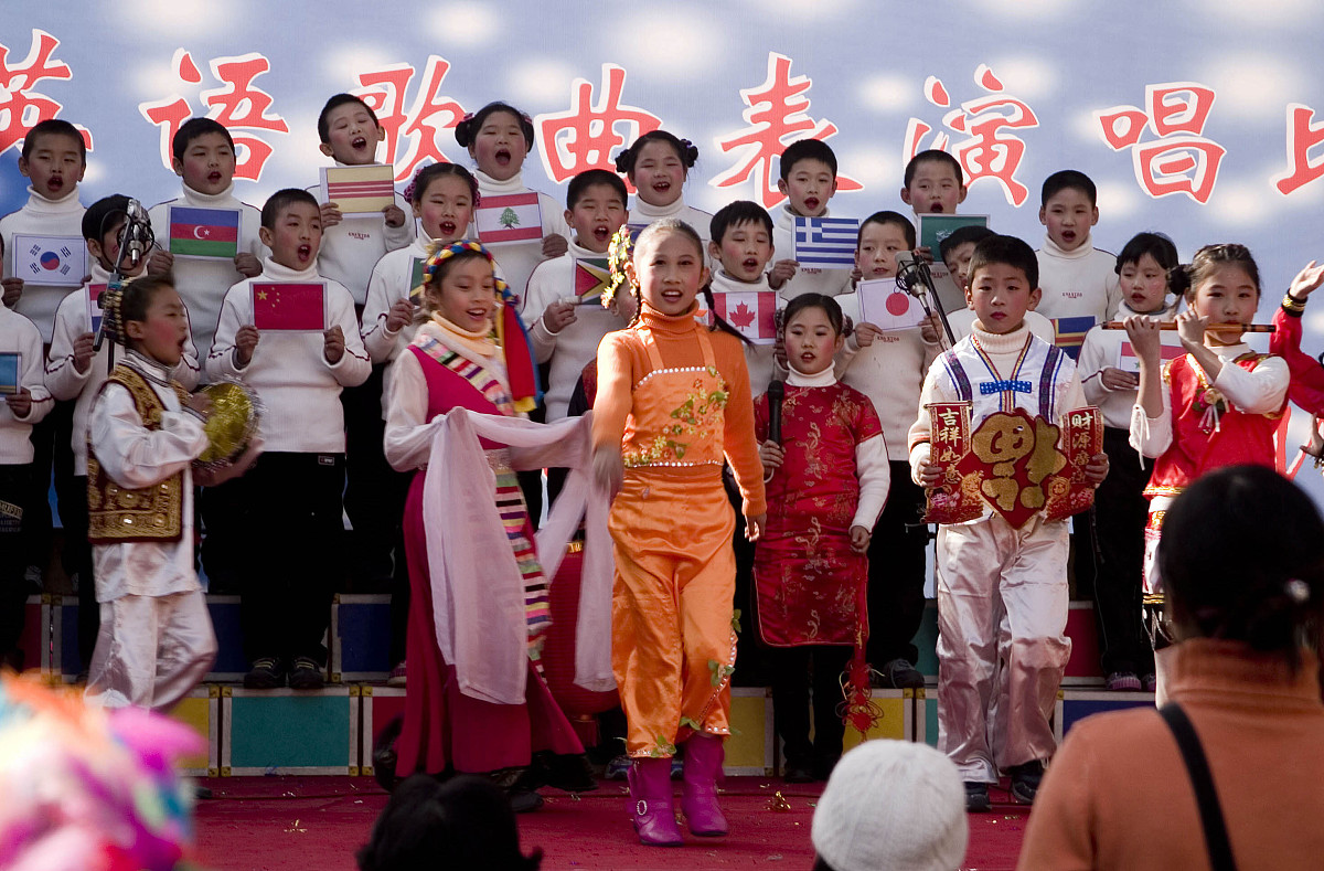 家长帮助孩子选中专学校需考虑以下3点！