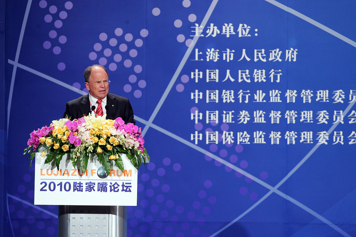 标题邢炜：保险在国家经济社会发展中的重要作用日益凸显2021中国企业家博鳌论坛开幕式及学者分享会在海南省博鳌举行。中国保险行业协会党委书记、会长邢炜表示党中央、国务院交给金融行业的两大任务是更好地服务实体经济和防范金融风险。作为金融业的三大支柱之一伴随着改革开放步伐的不断推进保险在国家经济社会发展中的重要作用日益凸显。当前我国已经成为全球第二大经济体我国保险市场也是全球第二大市场。预计到今年末保险