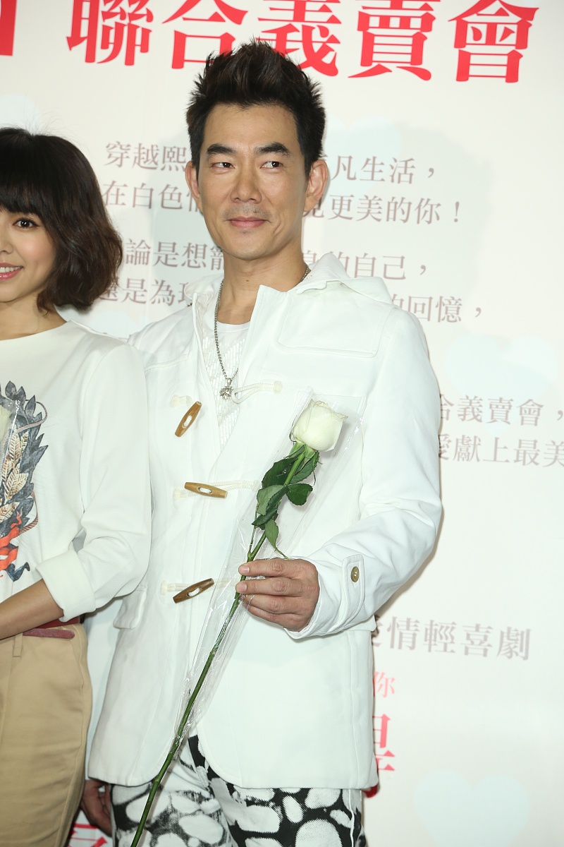2013年3月10日,台北,电影《明天记得爱上我》举行宣传活动.***_***任
