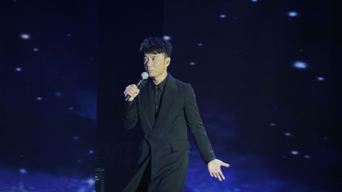 穿越时空的守护：一首四分钟的歌曲