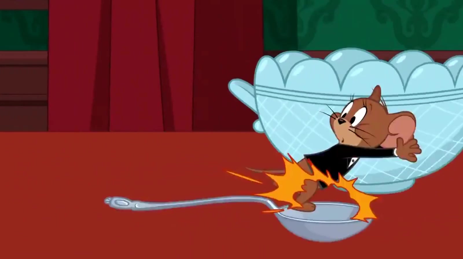 新猫和老鼠:华丽的餐会上有老鼠,杰瑞穿西装帅气的偷吃被抓包!