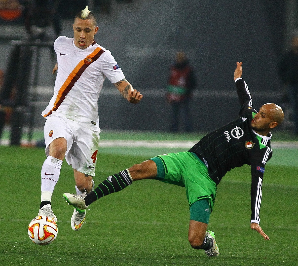 费耶诺德 vs 罗马：意甲强强对决分析