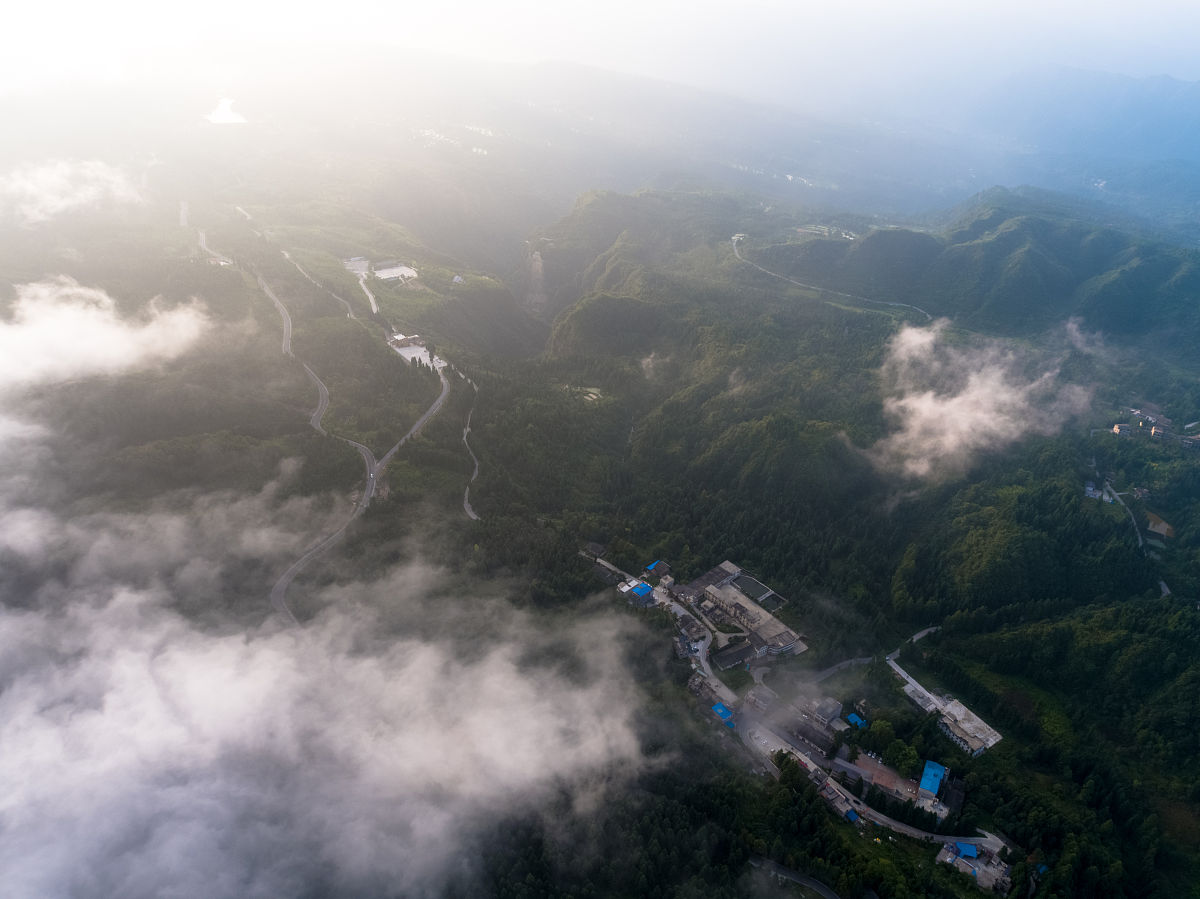 恩施航空职业技术学院飞机维修专业 - 培养未来飞机维修人才的摇篮