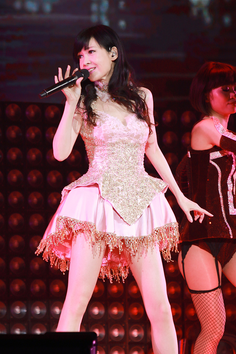 周慧敏 痴心换情深 现场版 MV 在线观看 - 爱奇艺、优酷、腾讯视频