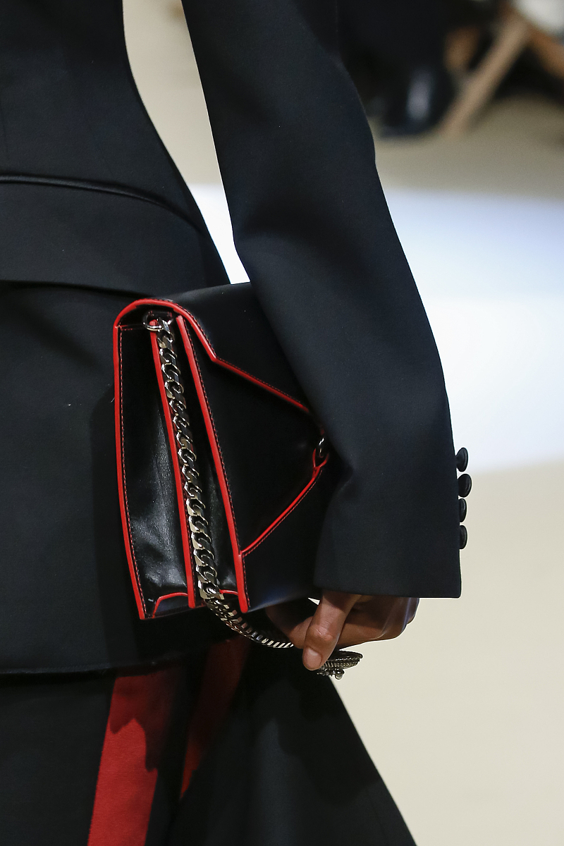 2018秋冬巴黎时装周:alexander mcqueen 细节