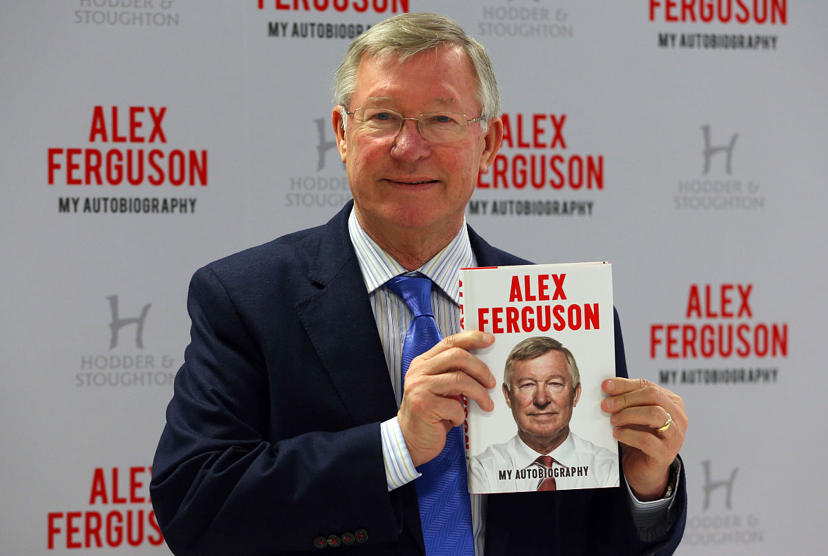 2013年10月24日,曼彻斯特,弗格森自传签售会继续举行.***_***sir alex