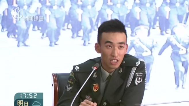 [图]一次受阅一生光荣 上海战士带回“阅兵印” 分享阅兵故事