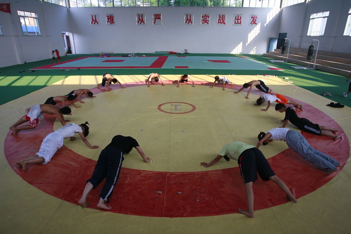 四川开设有摔跤专业的学校有哪些