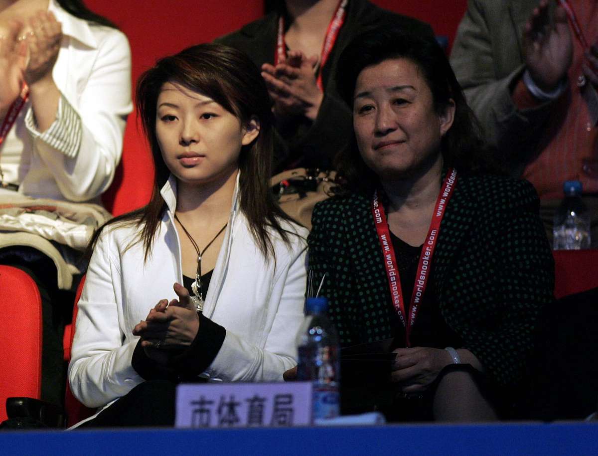 2006年3月24日,斯诺克中国公开赛1/4决赛,潘晓婷母女观战.+++_+++斯诺