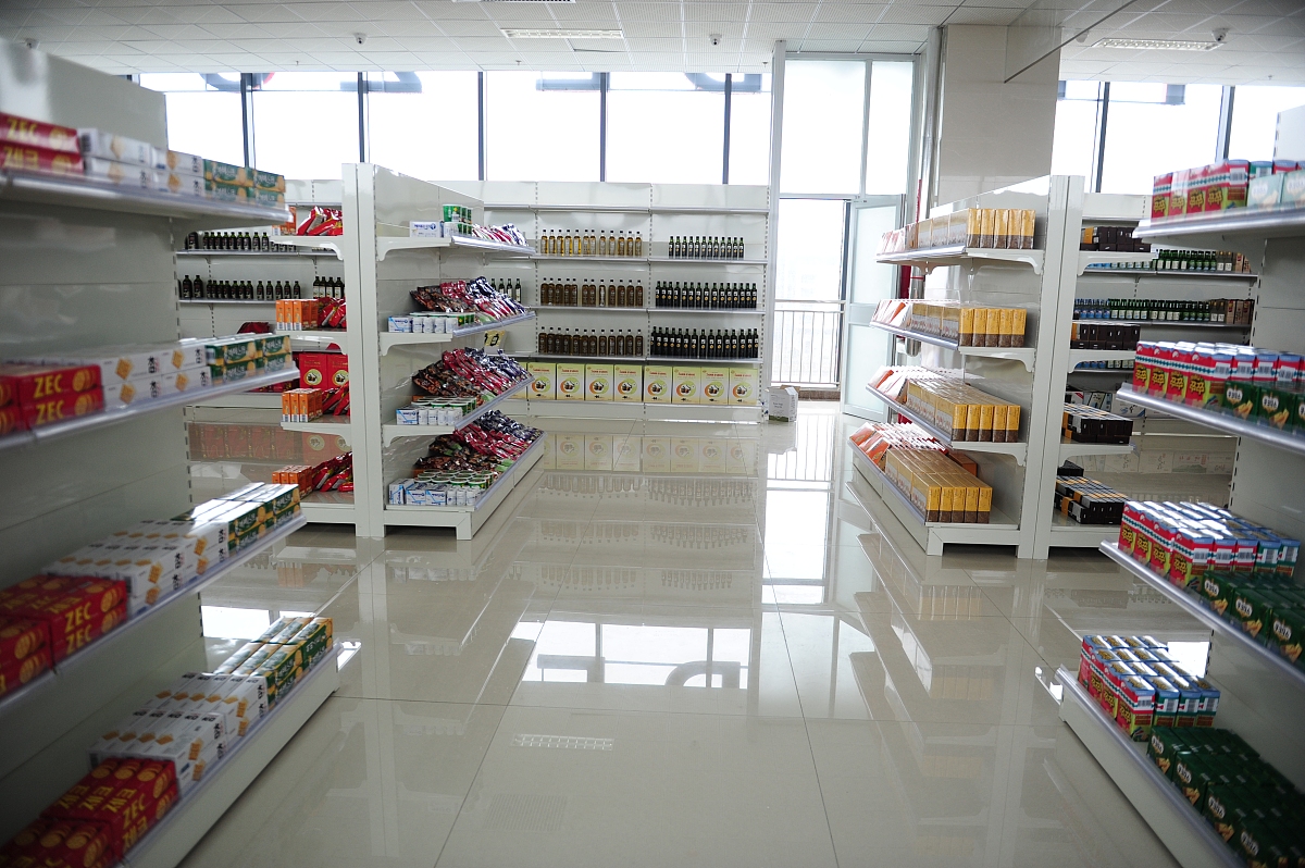 2015年04月01日,记者提前探秘济南商品展示交易中心,国际商品琳琅满目