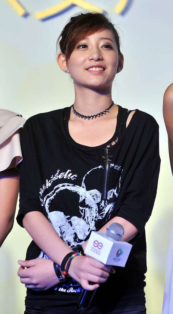 2011年9月5日,北京,"2011快乐女声·青春态度微电影"《敢不敢》开播启