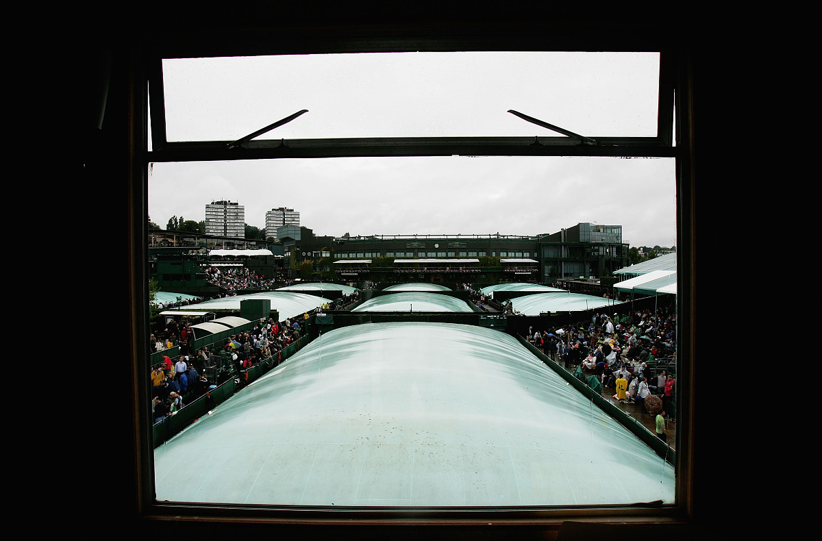 女朋友说没下雨？幽默回应化解尴尬！