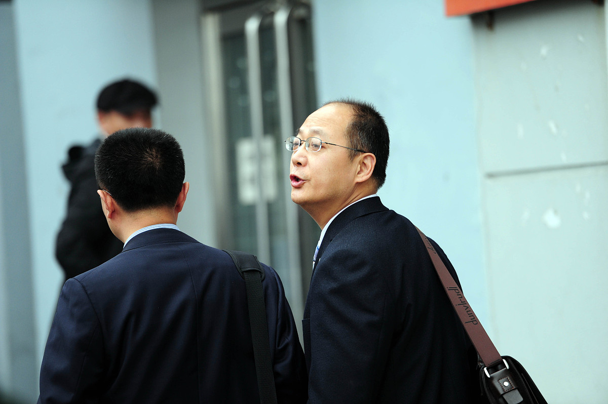 谢亚龙律师金晓光  ***_***2012年4月24日,丹东,反赌扫黑案再次开庭,