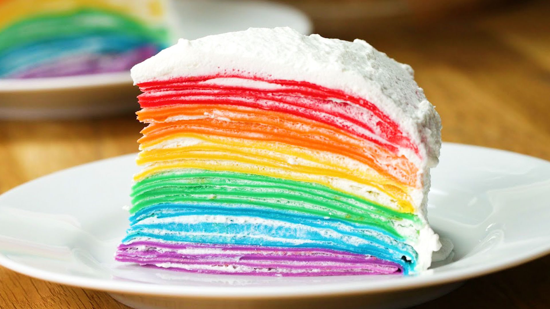 100层的“彩虹薄饼蛋糕”,一叉子下去,太过瘾了!