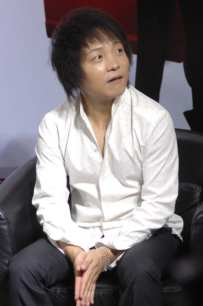 2008年11月11日,北京,电影《爱情呼叫转移2》官网启动仪式举行.许巍++