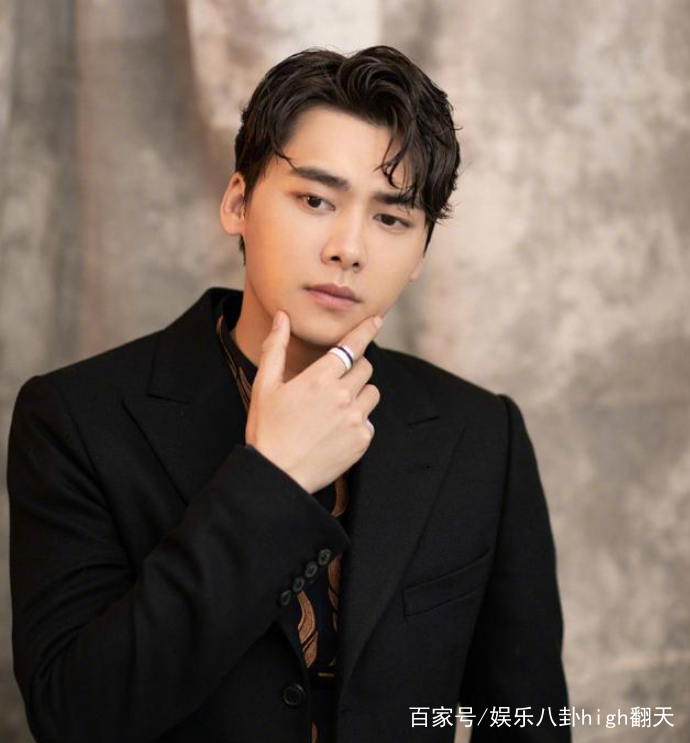 杨幂唐嫣秦岚盛典比美,娜扎失误,李易峰最帅,她