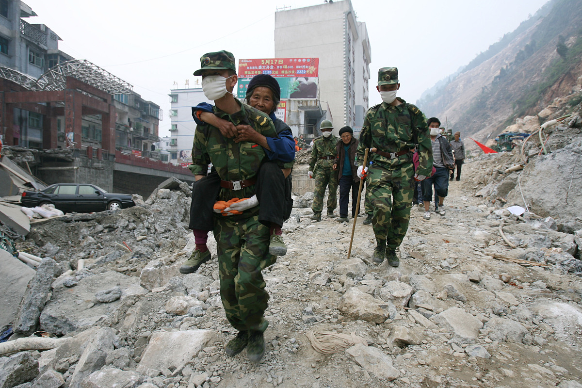 下午好！有什么需要我帮忙的吗？