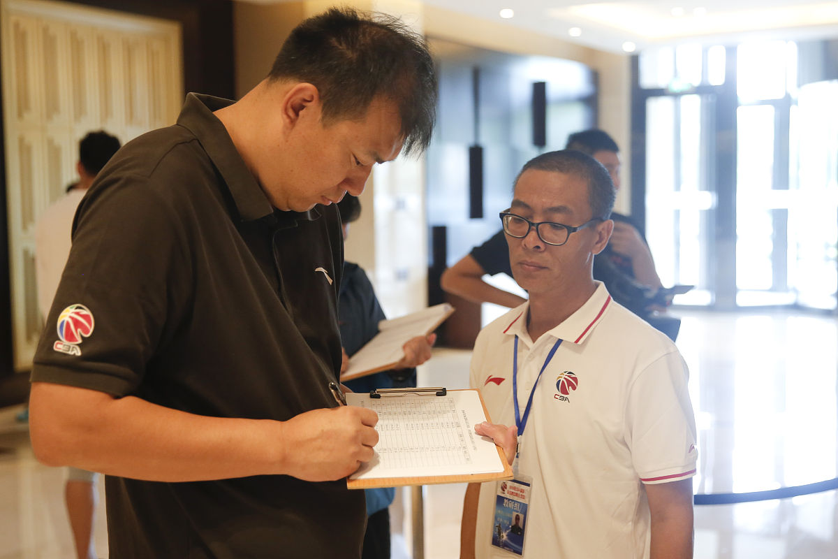 身高预测器：基于遗传、饮食和运动习惯的预测模型