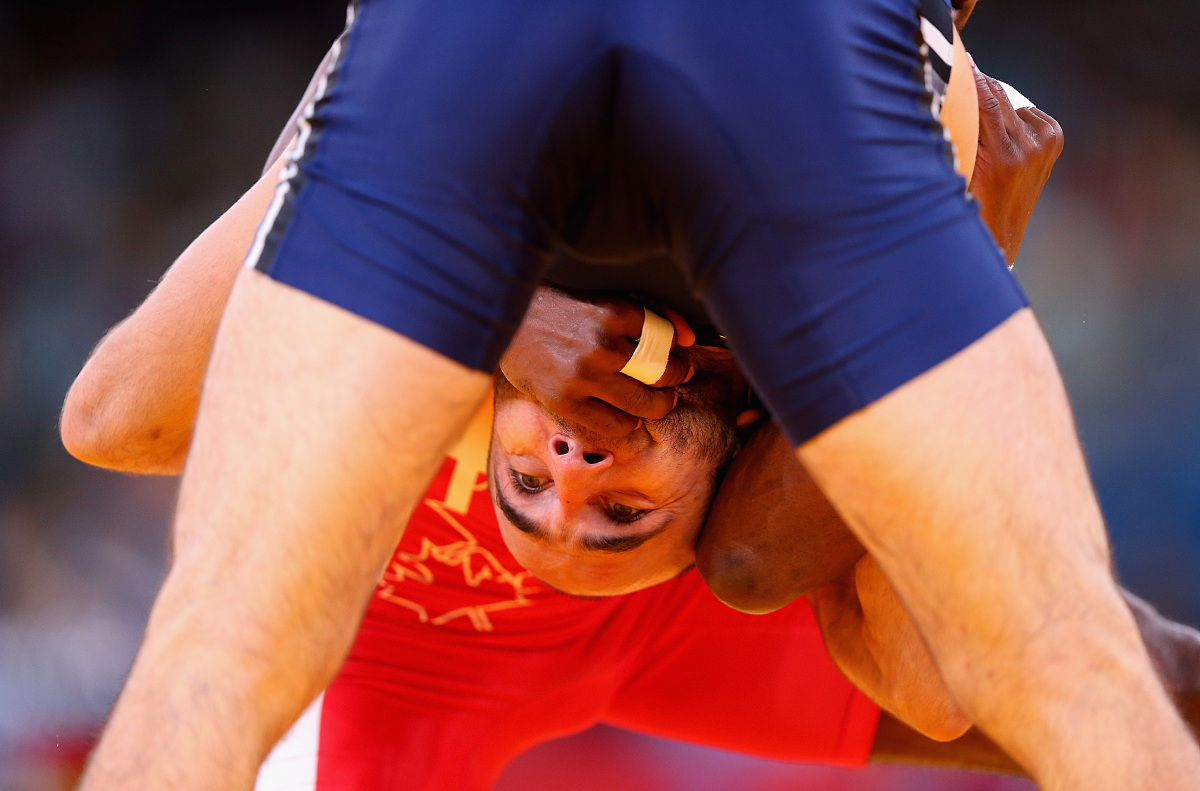 请解释以下代码：=致：&INDEX1基础信息!VVMATCHE71基础信息!FF0