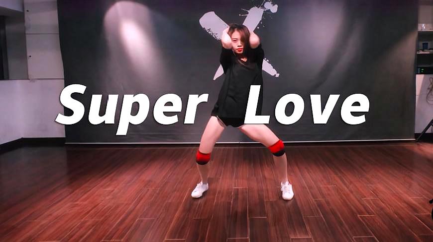 [图]撩人MelodyMDC舞团翻跳《Super love》