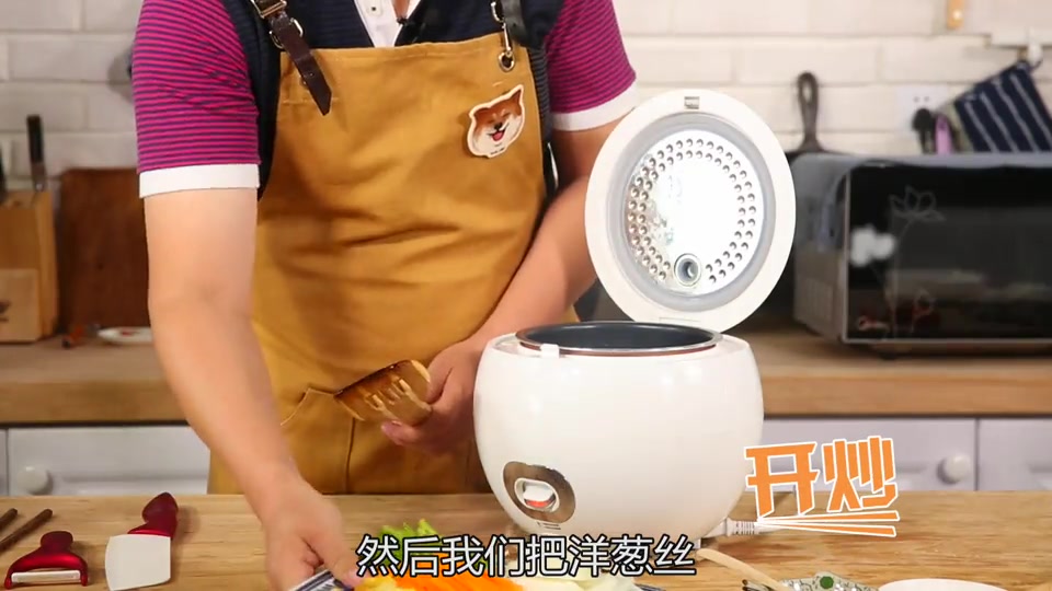 3分钟微波炉五彩时蔬焗方便面,有菜有奶好吃挡不住