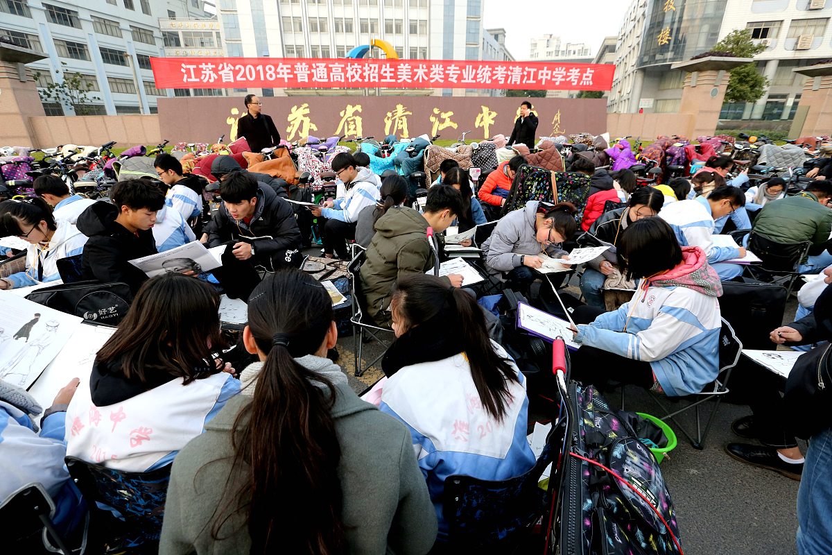 镇安县职业高级中学助学政策优惠政策