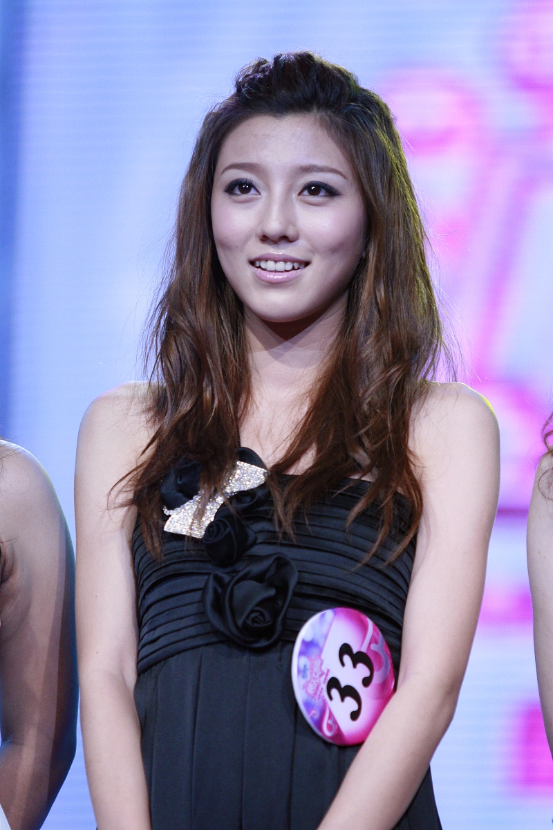 2009年6月9日,长沙,2009快乐女声300强突围赛第一场.***_***33号美女