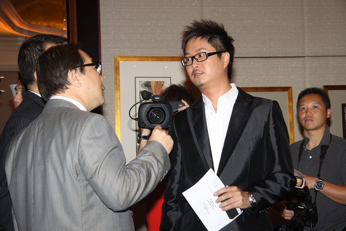 2010年8月18日,香港,婚纱活动.***_***何国钲+++_+++模特,婚纱,