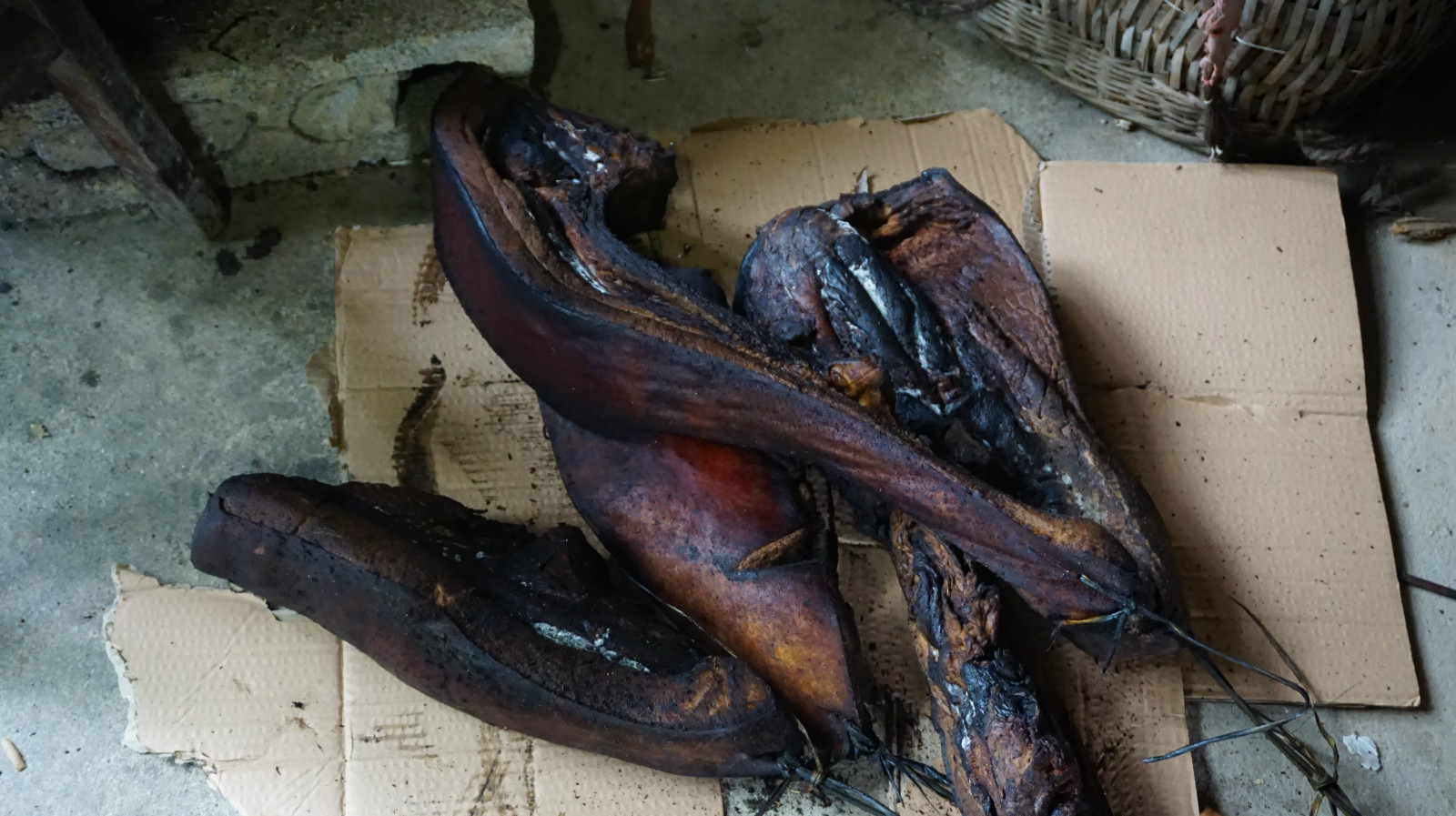 35斤肉能熏出多少腊肉?过完称后妈妈很吃惊,肉的水分真不少