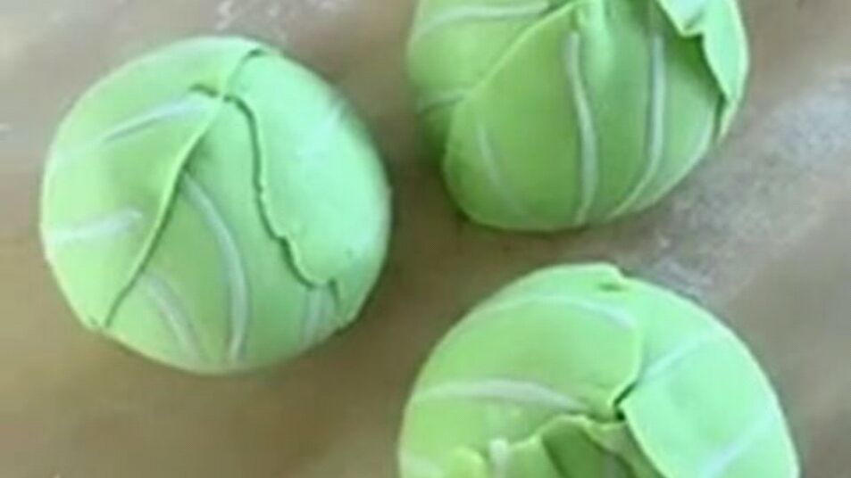 象形包菜包子做法